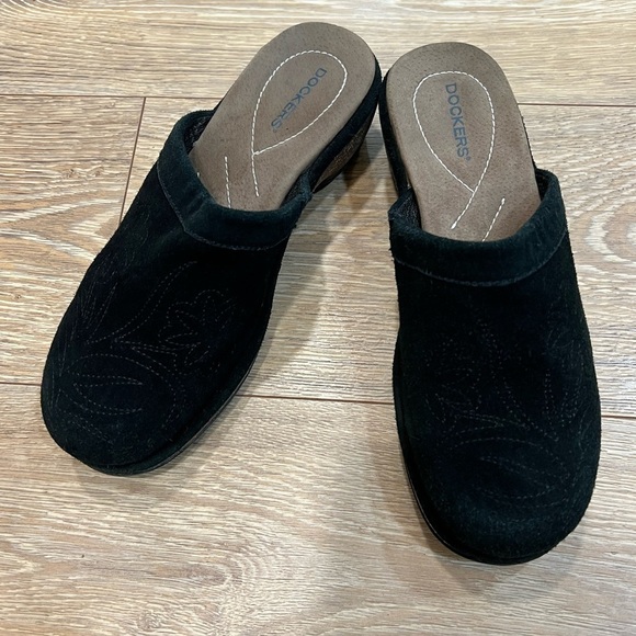 DOCKERS black suede clogs with decorative floral stitching - Picture 2 of 12